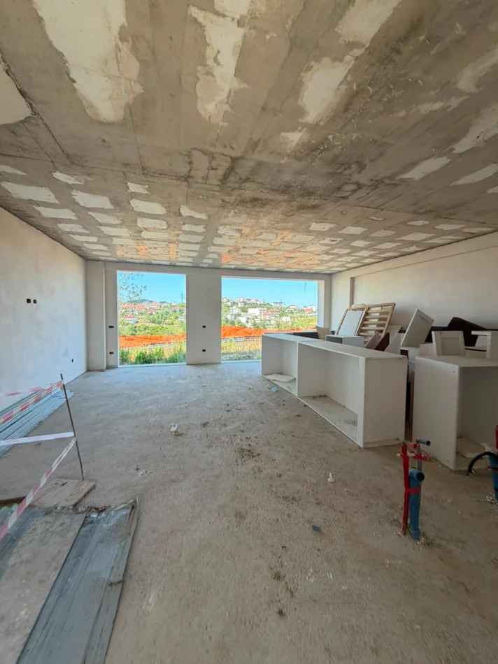 Tirane, shitet Vile Vile 2 Katshe , 277 m² 553.225 € (Farke)