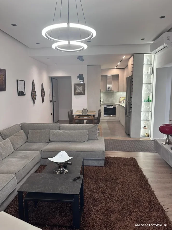 Tirane, shitet Vile Vile 2 Katshe Kati 2, 1.064 m² 693.600 € (Fresk)
