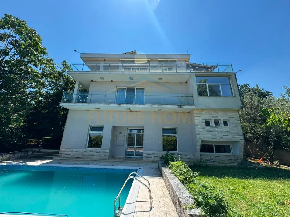 Tirane, shitet Vile Vile 3 Katshe , 176 m² 750.000 € (Tapize)