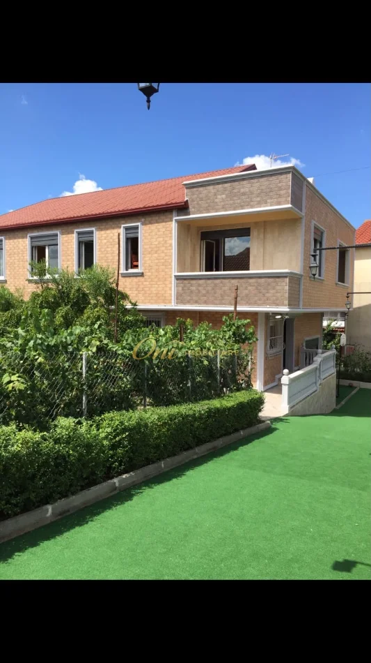 Tirane, shitet Vile Vile 3 Katshe Kati 3, 620 m² 450.000 € (KAMEZ)