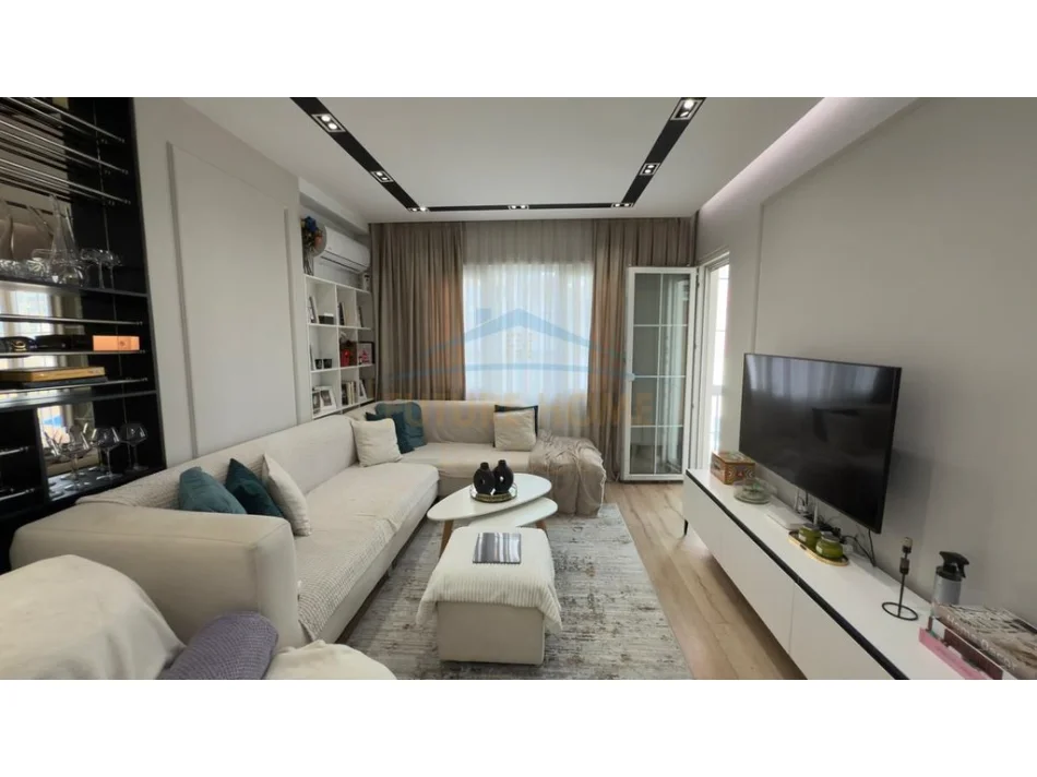 Tirane, shitet apartament 1+1 , 66 m² 135.000 € (Unaza e re)