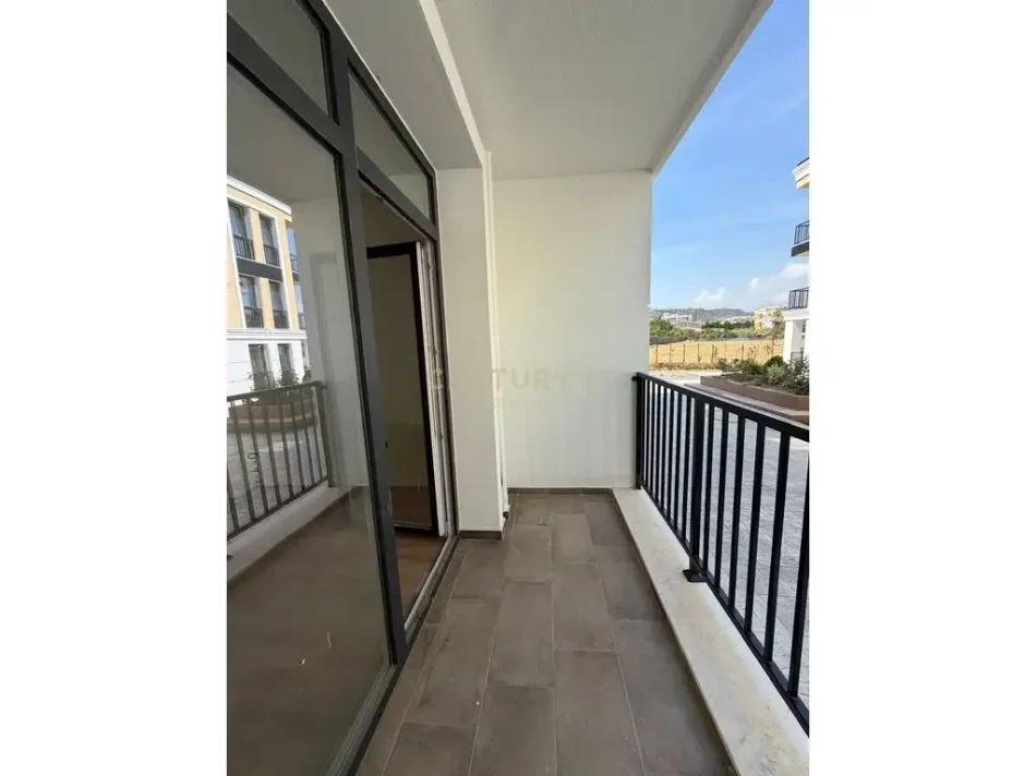 Tirane, shitet apartament 1+1 , 87 m² 115.000 € (Sauk)
