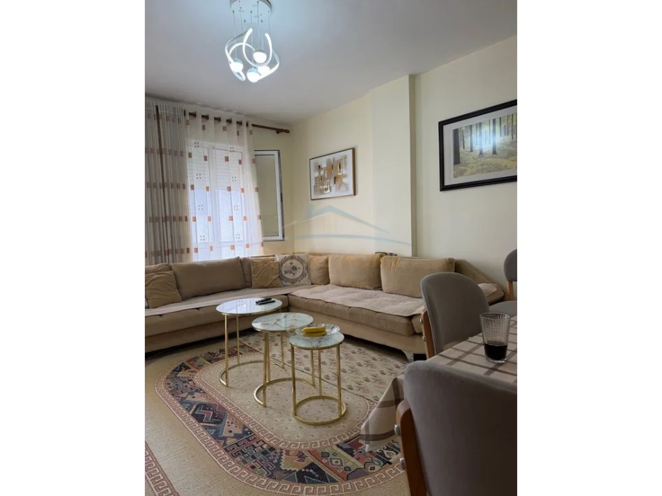 Tirane, shitet apartament 1+1+Aneks+Ballkon Kati 3, 69 m² 154.000 € (Kopshti Zoologjik)