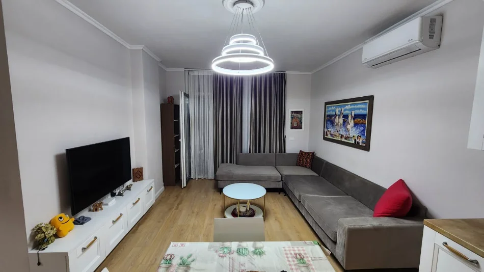 Tirane, shitet apartament 1+1+Aneks+Ballkon Kati 5, 69 m² 135 milion (Yzberizht)