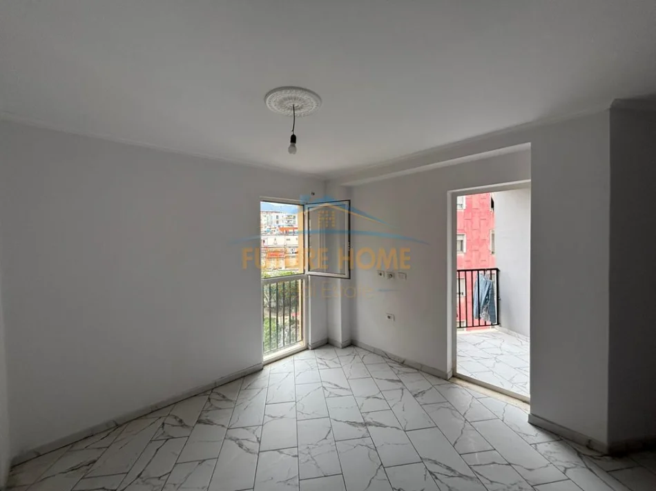 Tirane, shitet apartament 1+1+Aneks+Ballkon Kati 5, 74 m² 162.800 € (Rruga Dritan Hoxha)