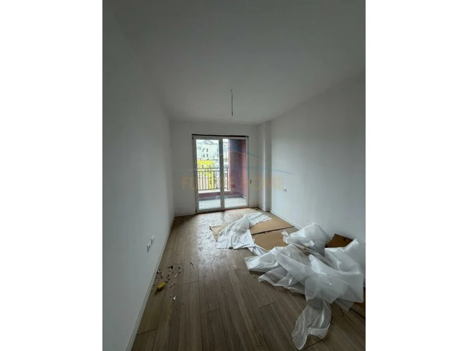Tirane, shitet apartament 1+1+Aneks+Ballkon Kati 5, 74 m² 176.000 € (Stacioni i Trenit)