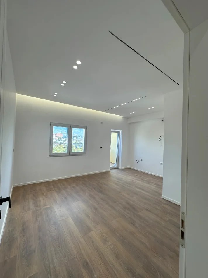 Tirane, shitet apartament 1+1+Aneks+Ballkon Kati 7, 61 m² 137.000 € (Rr, Bardhyl afer shkolles Cajupi)