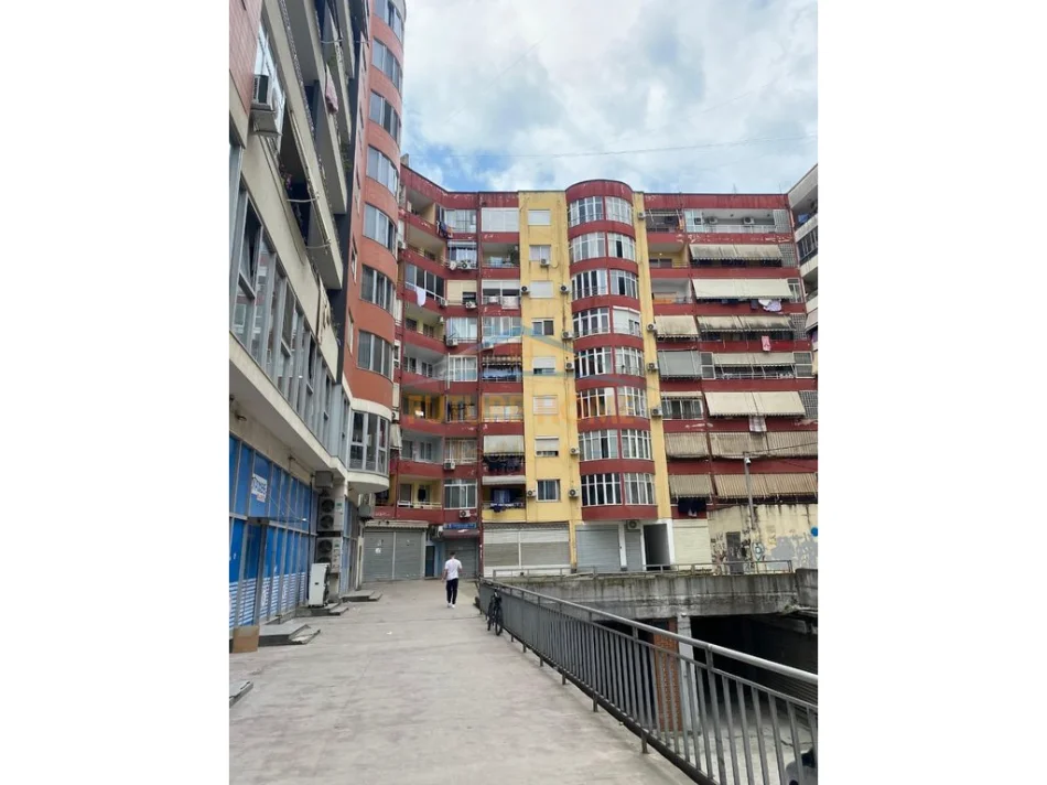 Tirane, shitet apartament 1+1+Aneks+Ballkon Kati 9, 68 m² 110.000 €