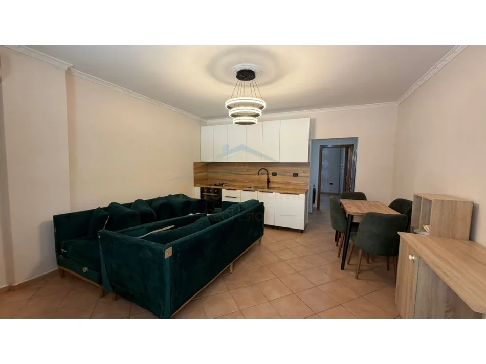 Tirane, shitet apartament 1+1+Ballkon , 51 m² 108.000 € (Ali Demi)