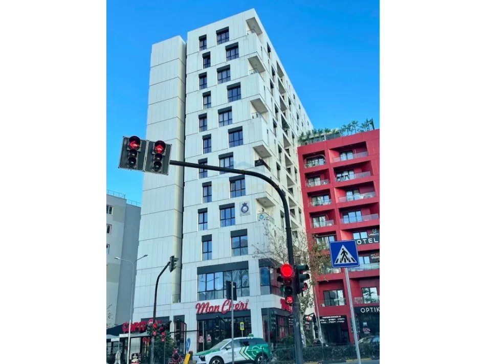 Tirane, shitet apartament 1+1+Ballkon Kati 10, 61 m² 170.000 € (Kompleksi Arlis, Farmacia 10)
