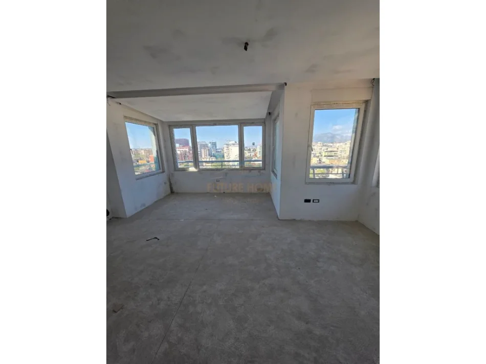 Tirane, shitet apartament 1+1+Ballkon Kati 10, 86 m² (Ekspozita)