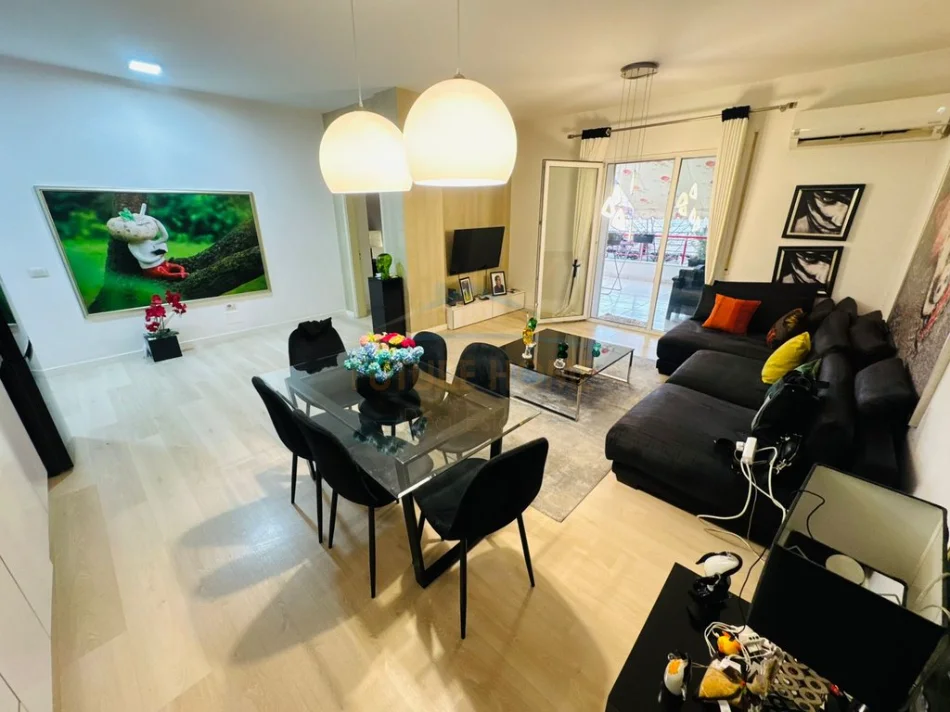 Tirane, shitet apartament 1+1+Ballkon Kati 1, 130 m² 183.000 € (Apartament 1+1+ ballkon, Hipoteka)