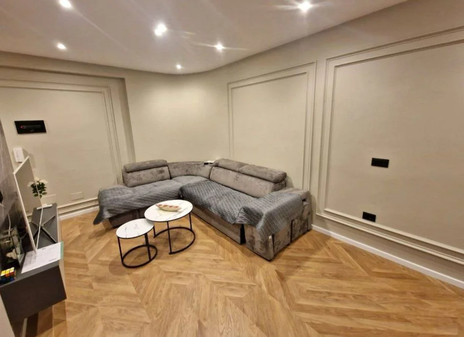 Tirane, shitet apartament 1+1+Ballkon Kati 1, 72 m² 180.000 € (KODRA E DIELLIT)