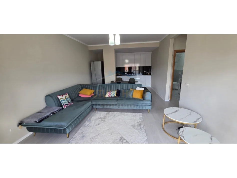 Tirane, shitet apartament 1+1+Ballkon Kati 1, 75 m² 172.500 € (Liqeni i Thate)