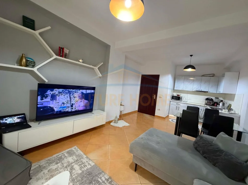 Tirane, shitet apartament 1+1+Ballkon Kati 1, 76 m² 135.000 € (UNAZA E RE)