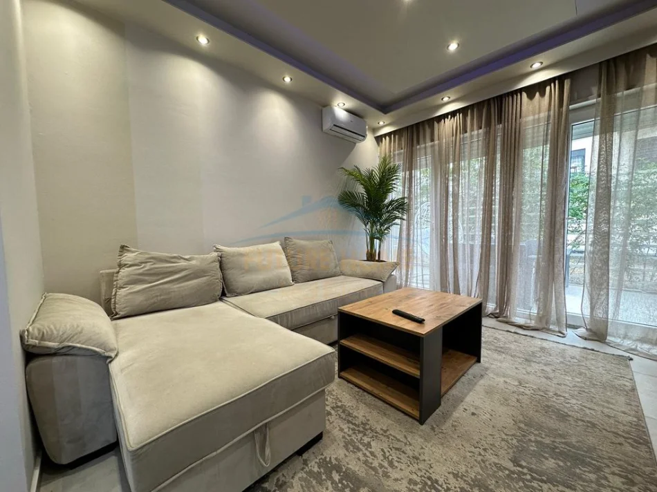 Tirane, shitet apartament 1+1+Ballkon Kati 1, 85 m² 160.000 € (Kodra e Diellit)