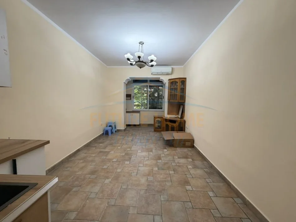 Tirane, shitet apartament 1+1+Ballkon Kati 2, 53 m² 140.000 € (Rruga Bardhyl)