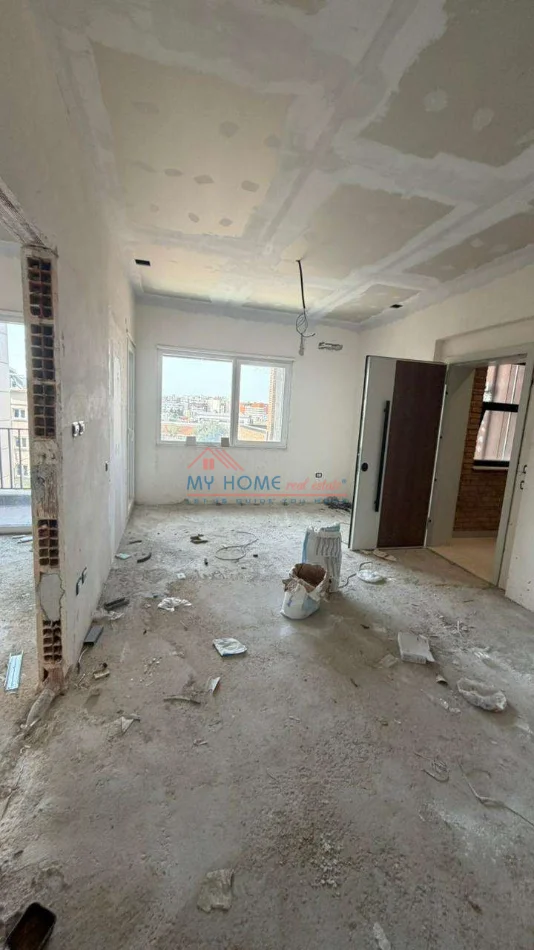 Tirane, shitet apartament 1+1+Ballkon Kati 2, 54 m² 120.000 € (Rruga e Kavajes)
