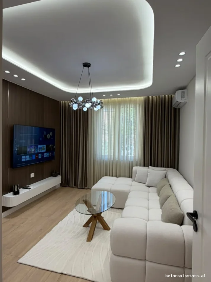 Tirane, shitet apartament 1+1+Ballkon Kati 2, 55 m² 208.100 € (Bllok)