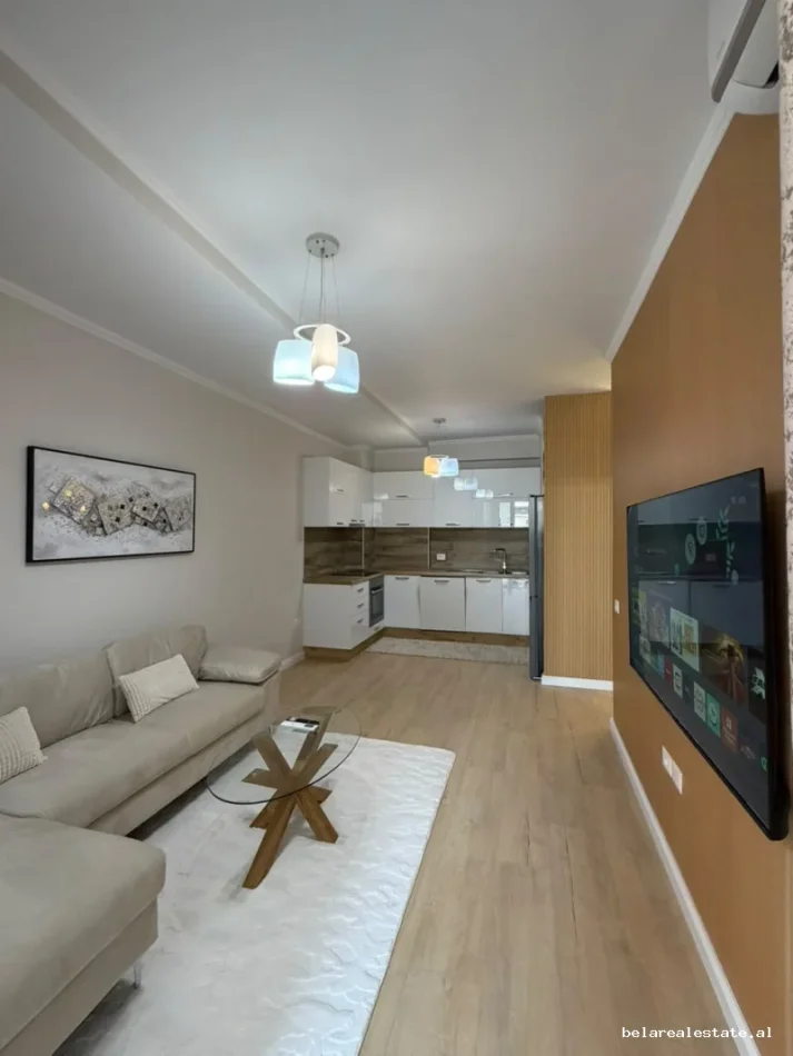 Tirane, shitet apartament 1+1+Ballkon Kati 2, 58 m² 152.000 € (Rruga e Kavajes)