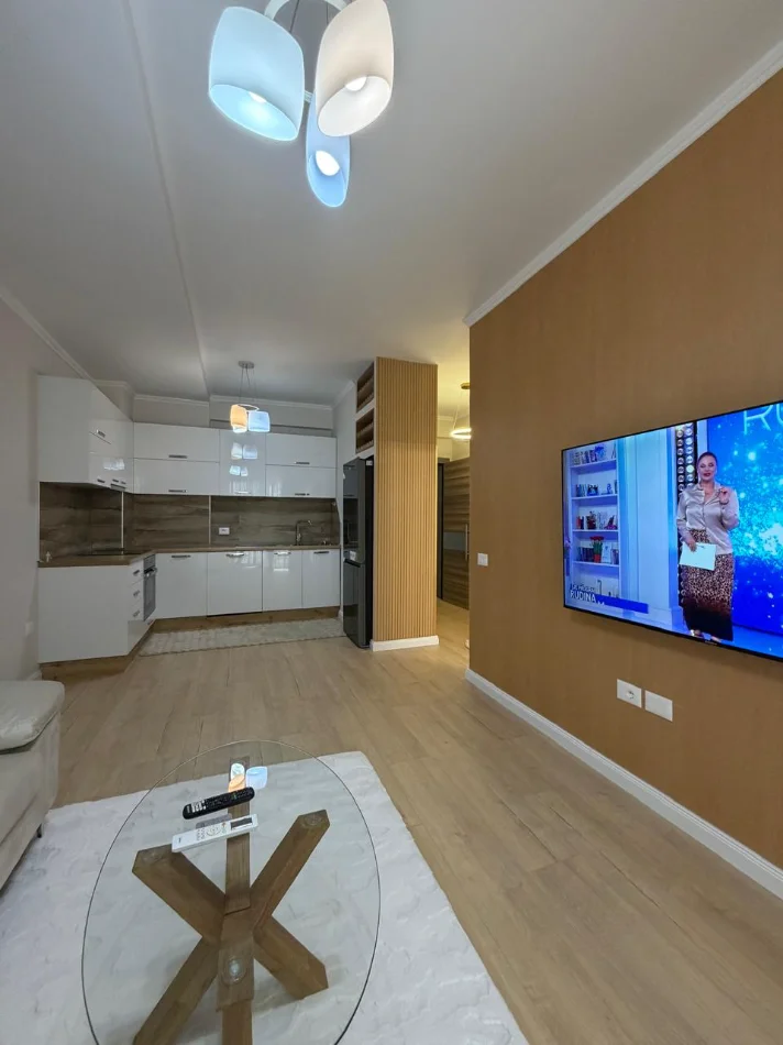 Tirane, shitet apartament 1+1+Ballkon Kati 2, 60 m² (Rr e kavsjes)