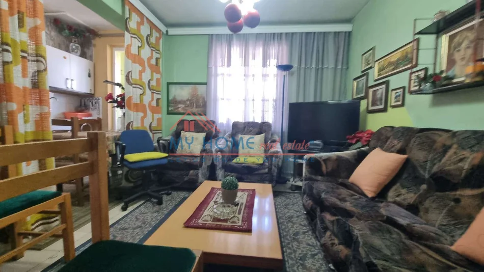 Tirane, shitet apartament 1+1+Ballkon Kati 2, 62 m² 155.000 € (Rruga Medar Shtylla)