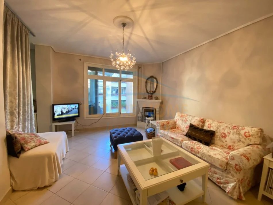 Tirane, shitet apartament 1+1+Ballkon Kati 2, 77 m² 185.000 € (Kopshti Zoologjik)