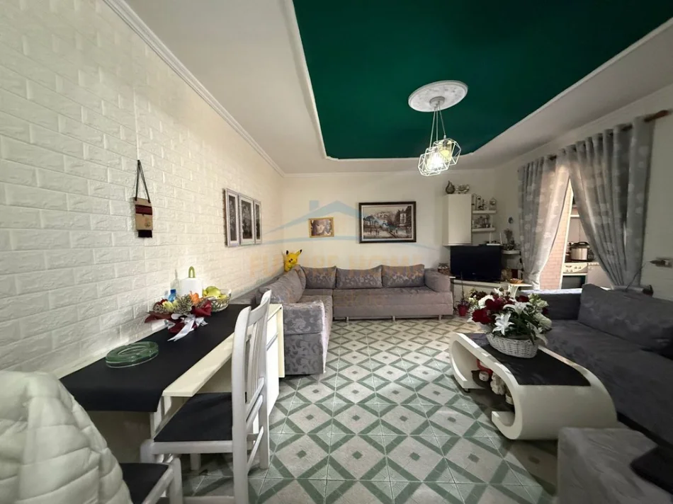 Tirane, shitet apartament 1+1+Ballkon Kati 3, 50 m² 150.000 €