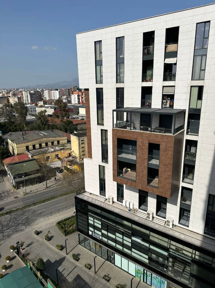 Tirane, shitet apartament 1+1+Ballkon Kati 3, 54 m² 120.000 € (PERBALL ME SPITALIN AMERICAN 3)