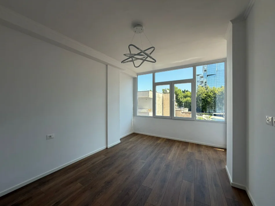 Tirane, shitet apartament 1+1+Ballkon Kati 3, 58 m² 128.000 € (Rruga Dritan Hoxha)