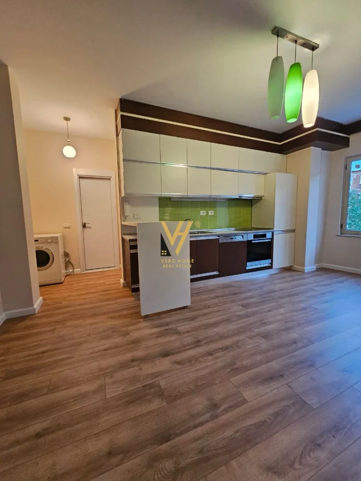 Tirane, shitet apartament 1+1+Ballkon Kati 3, 65 m² 161.000 € (MINE PEZA)