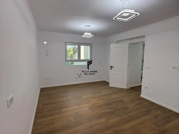Tirane, shitet apartament 1+1+Ballkon Kati 4, 53 m² 118.000 € (XHAMLLIKU)