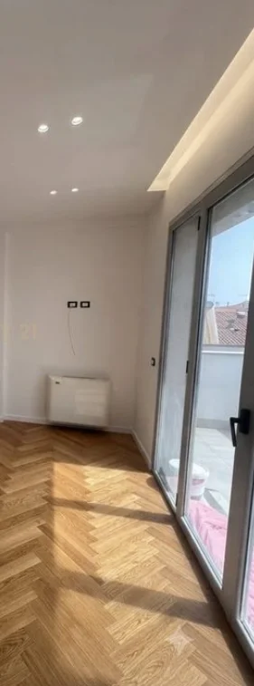Tirane, shitet apartament 1+1+Ballkon Kati 4, 58 m² 178.000 € (21 Dhjetori)