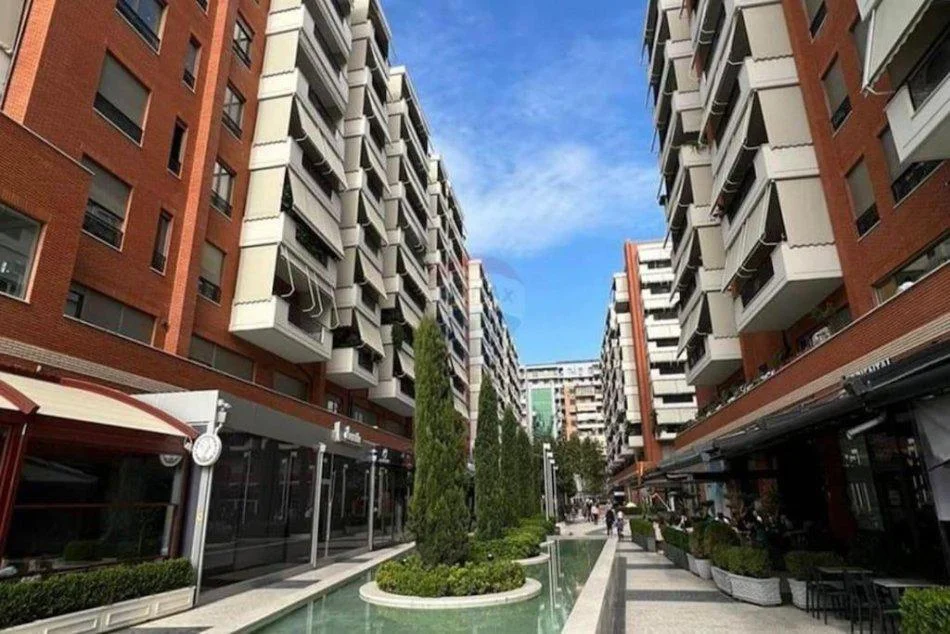 Tirane, shitet apartament 1+1+Ballkon Kati 4, 60 m² 176.000 € (KOMPLEKSI DELIJORGJI)