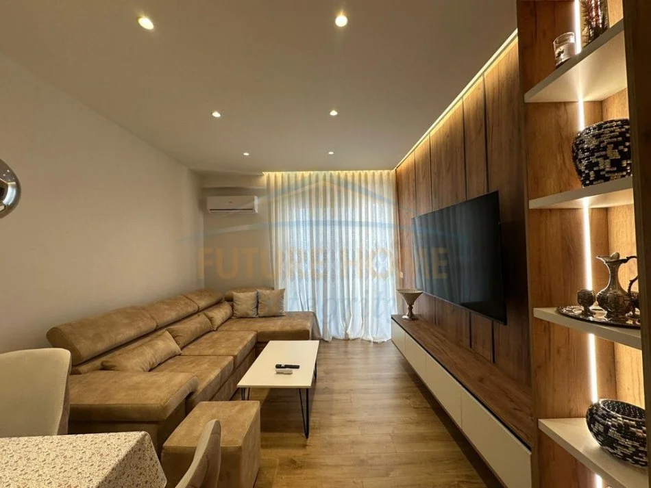 Tirane, shitet apartament 1+1+Ballkon Kati 4, 61 m² 110.000 € (Kamzë)