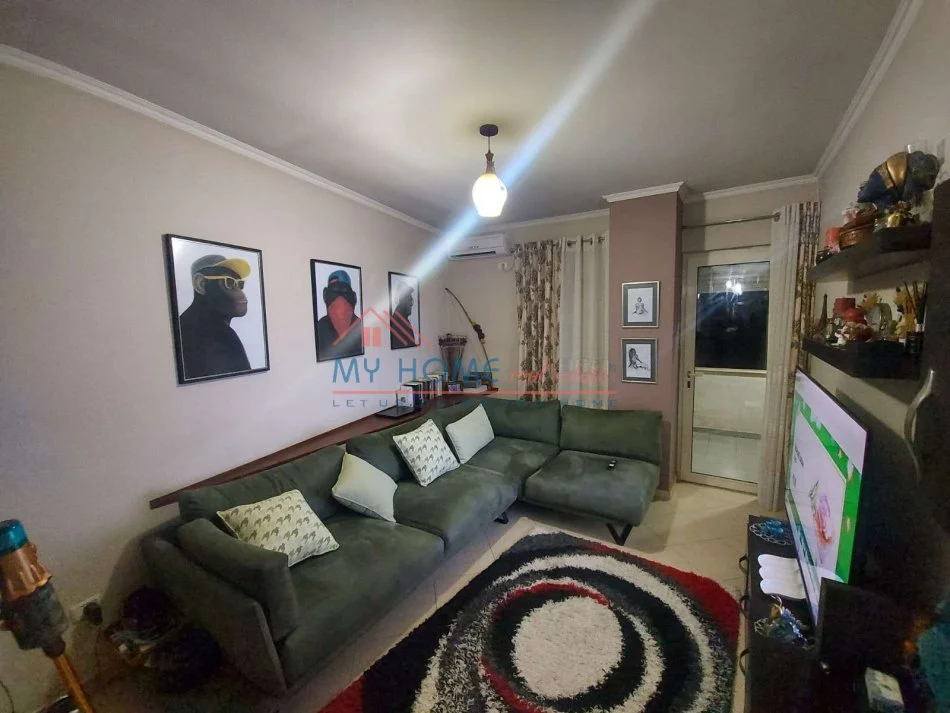 Tirane, shitet apartament 1+1+Ballkon Kati 4, 88 m² 123.000 €
