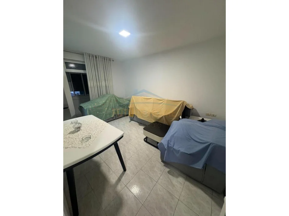 Tirane, shitet apartament 1+1+Ballkon Kati 5, 55 m² 120.780 € (21 Dhjetori)