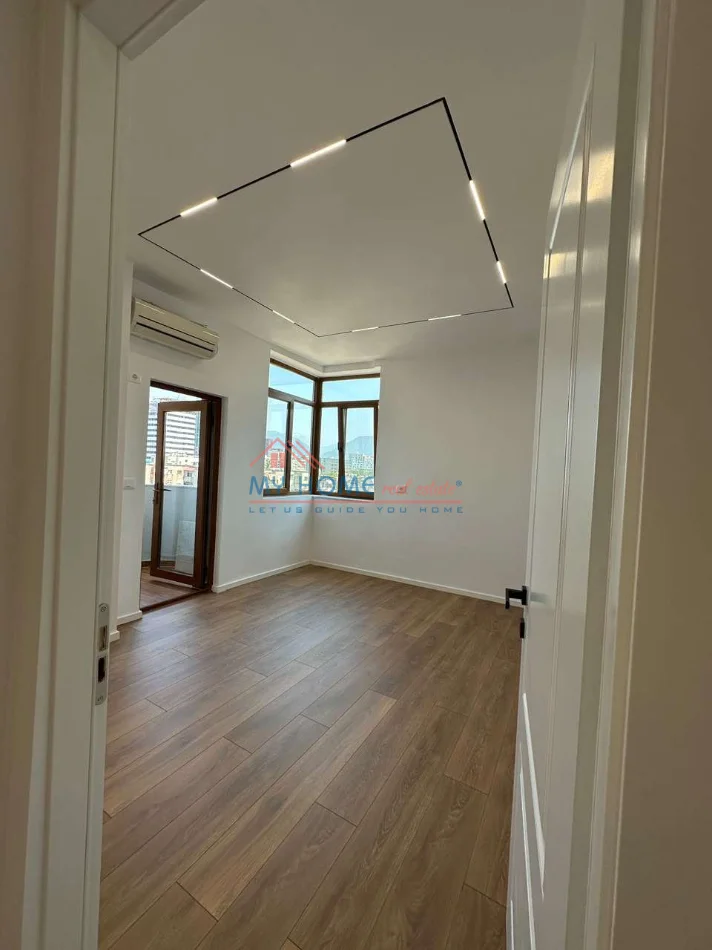Tirane, shitet apartament 1+1+Ballkon Kati 5, 56 m² 143.000 € (Rruga Fadil Bodinaku)
