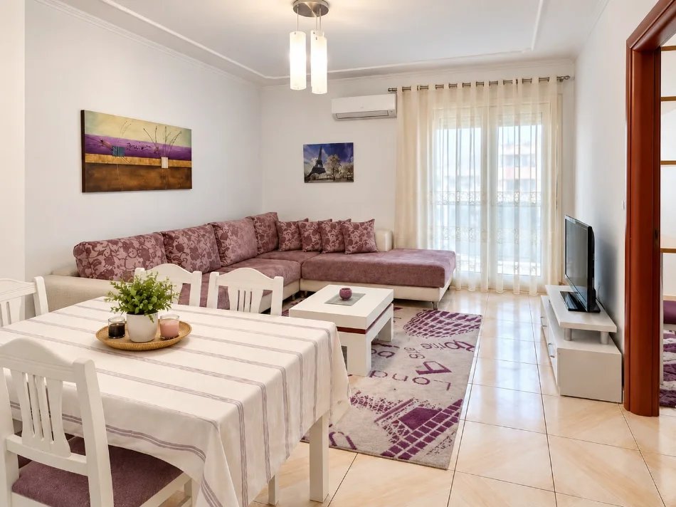 Tirane, shitet apartament 1+1+Ballkon Kati 5, 60 m² 97.000 € (Pallatet Çabej)