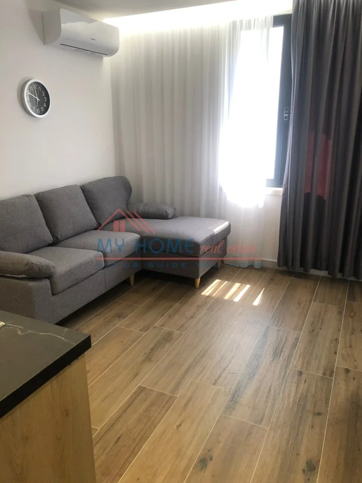 Tirane, shitet apartament 1+1+Ballkon Kati 5, 90 m² 215.000 € (Rruga Qemal Stafa)
