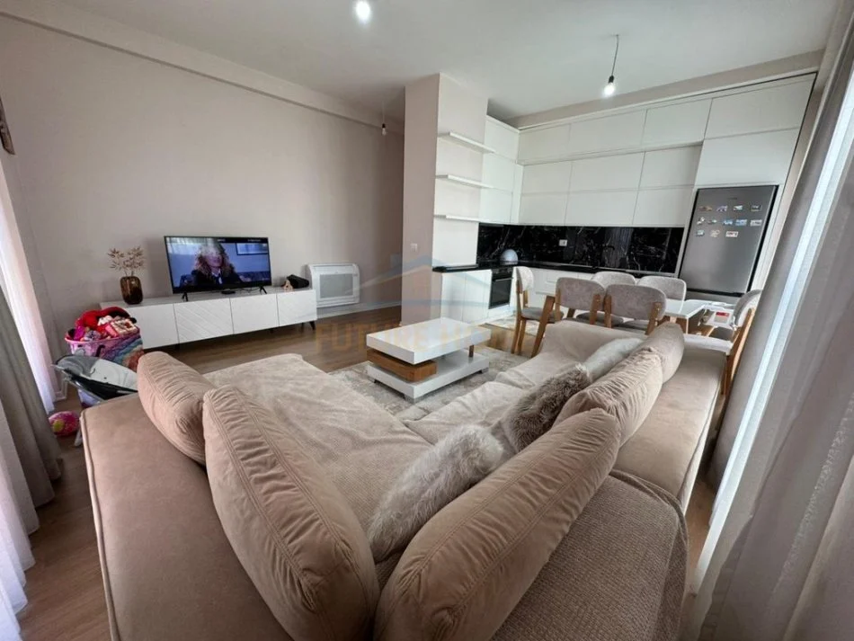 Tirane, shitet apartament 1+1+Ballkon Kati 7, 71 m² 155.000 € (Rruga Jordan Misja, Tiranë)