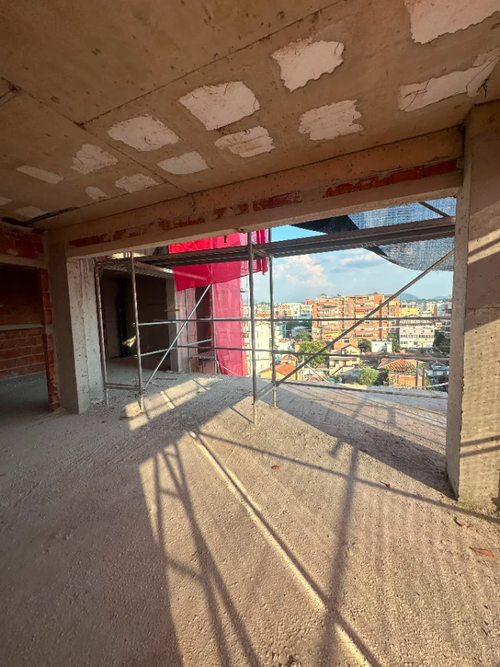 Tirane, shitet apartament 1+1+Ballkon Kati 9, 71 m² 163.999 € (Pazari I Ri)