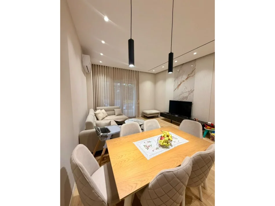 Tirane, shitet apartament 1+1 Kati 0, 105 m² 185.000 €