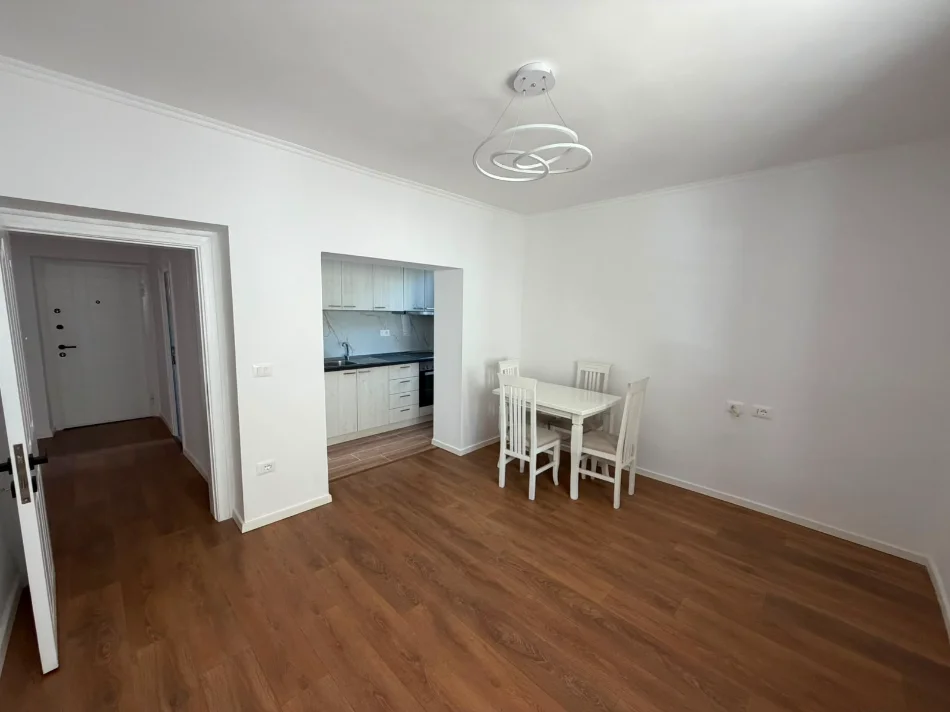 Tirane, shitet apartament 1+1 Kati 0, 57 m² 123.000 € (Rruga Ferit Xhajko)