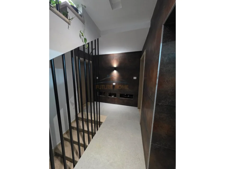 Tirane, shitet apartament 1+1 Kati 10, 86 m² 285.000 € (tek Ish Ekspozita)
