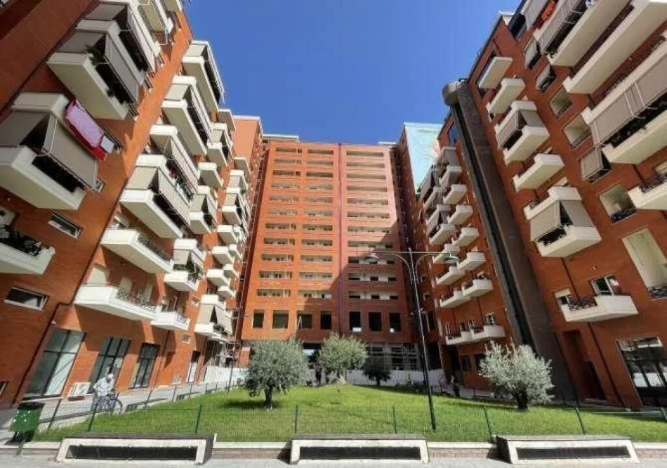Tirane, shitet apartament 1+1 Kati 12, 72 m² 165.000 € (RRUGA E KAVAJES,KOMPLEKSI GOLDEN PARK)