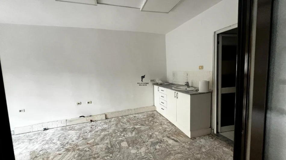 Tirane, shitet apartament 1+1 Kati 1, 36 m² 130.000 € (MYSLYM SHYRI)