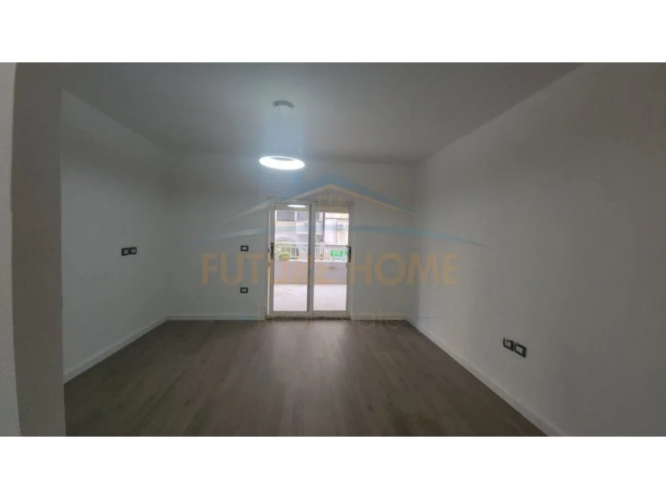Tirane, shitet apartament 1+1 Kati 1, 55 m² 190.000 € (Komuna Parisit , perballe 