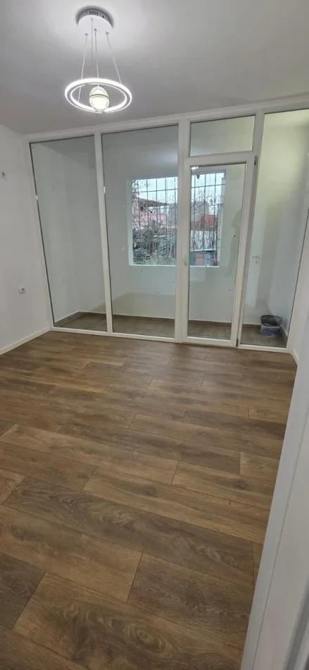 Tirane, shitet apartament 1+1 Kati 1, 57 m² 137.000 € (Rruga Ali Demi)