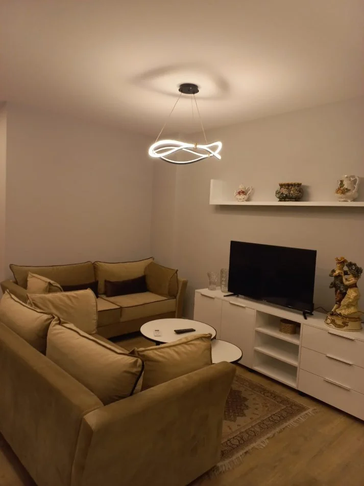 Tirane, shitet apartament 1+1 Kati 1, 60 m² 150.000 € (KOMUNA E PARISIT)